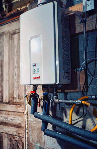 https://forrestdalehotwater.com.au/uploads/2025/06/hot-water-servicing-84983.jpg